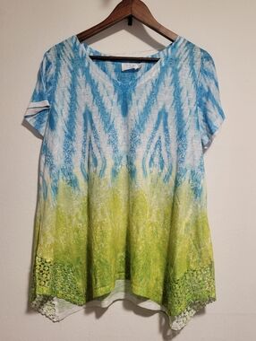 Women's Time and Tru Blue & Green Ombre Short Sleeve V-Neck w/ Crochet Hem, XXL